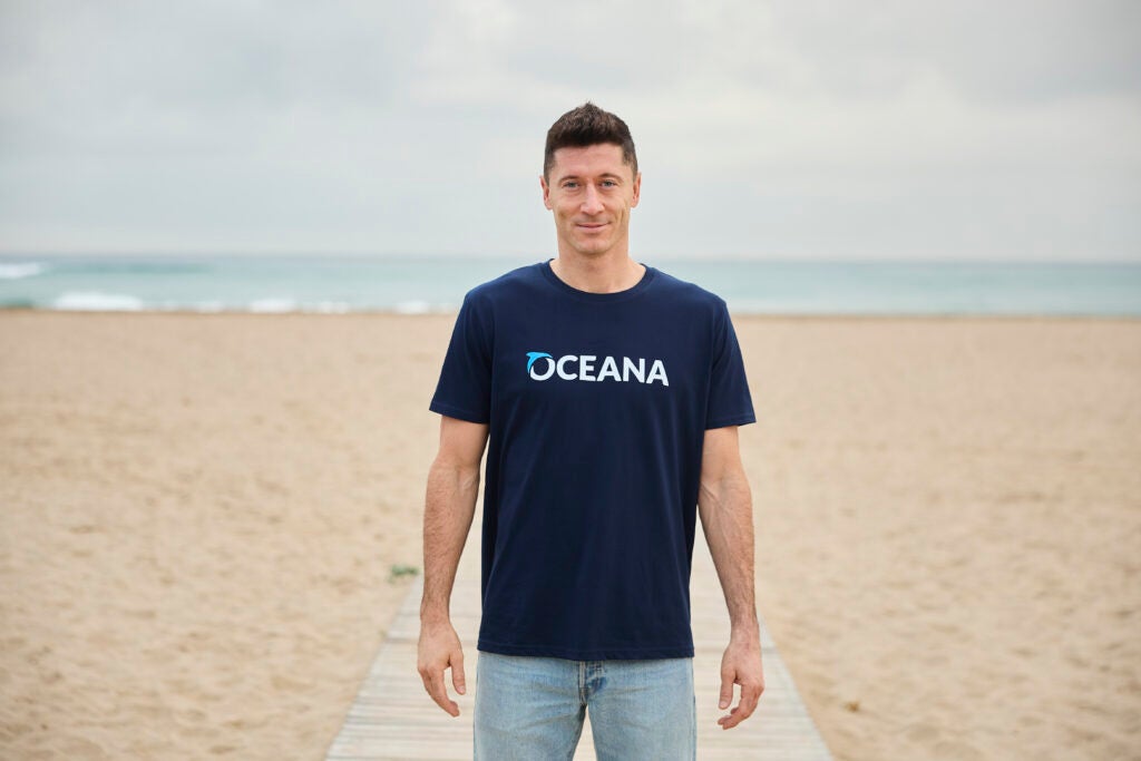 Robert Lewandowski- Together for a healthy ocean

©️OCEANA Robert Lewandowski