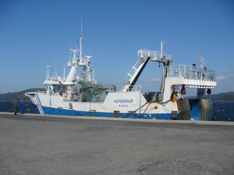 Pelagic trawler in Camariñas, Spain. August 2007.